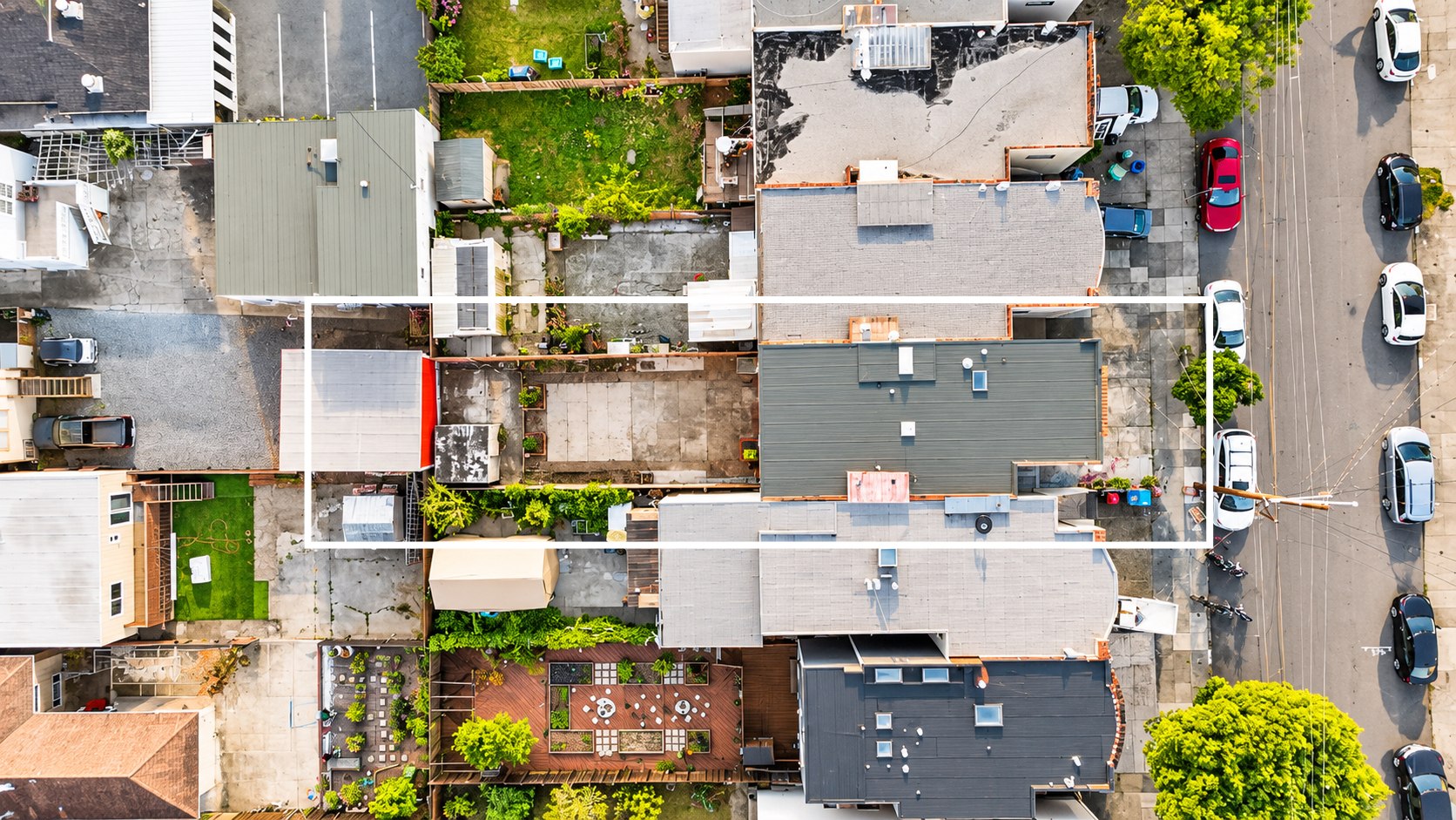 Aerial view of the property and surrounding San Francisco neighborhood